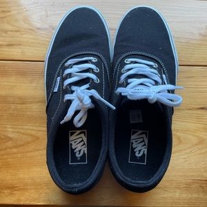 Vans Women’s Black Low Top Sneakers